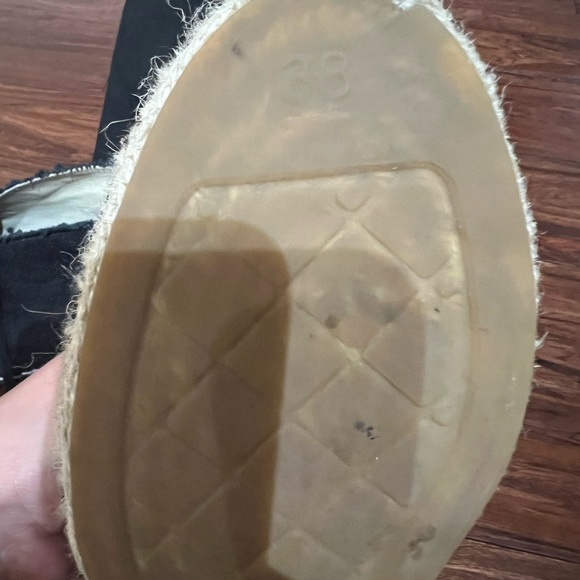 CHANEL Interlocking CC Logo Linen High Top Eapadrilles, Size 38 - Picture 5 of 7